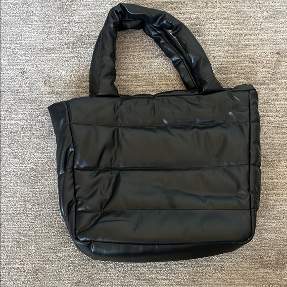 Elegant Black Tote Bag - Picture 1 of 6